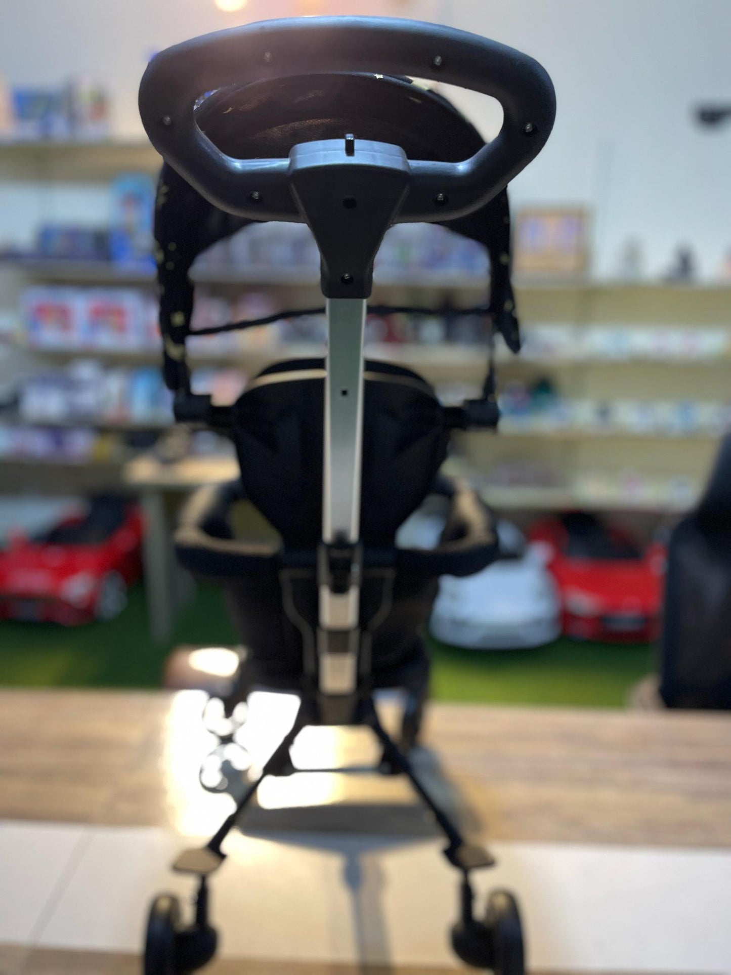 Foldable baby pram