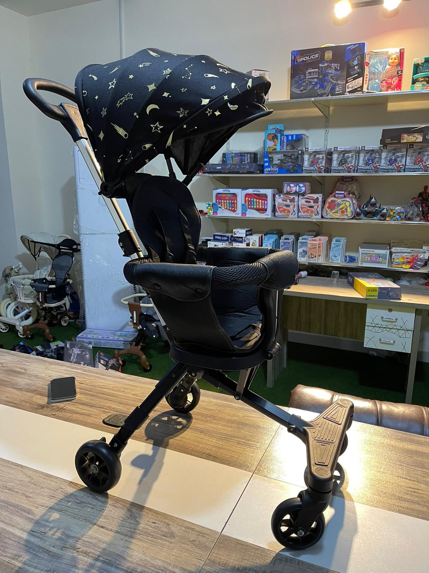 Foldable baby pram